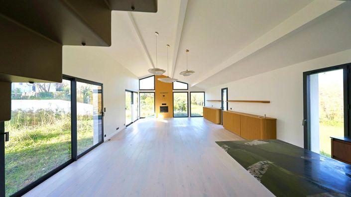 Image No.7-3 Bed Property for sale