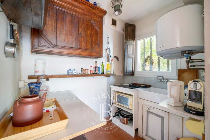 Image No.5-2 Bed House for sale