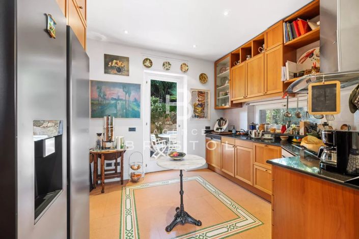 Image No.12-4 Bed House for sale