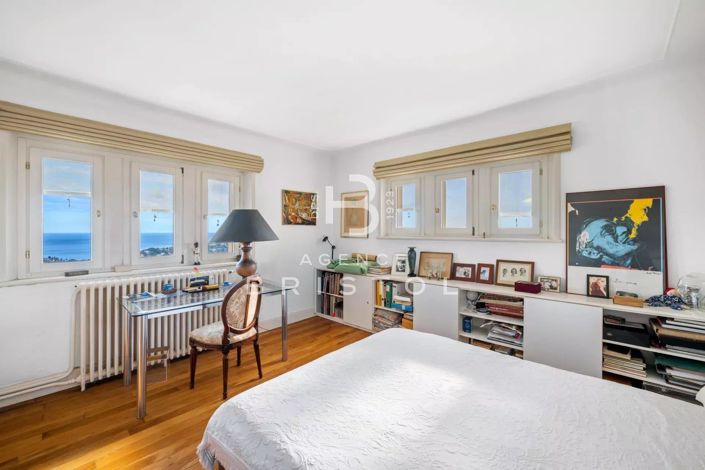 Image No.18-4 Bed House for sale