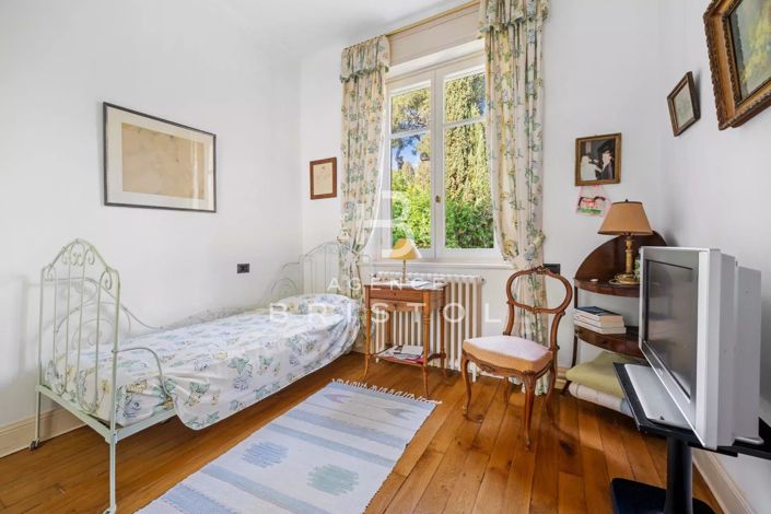 Image No.20-4 Bed House for sale