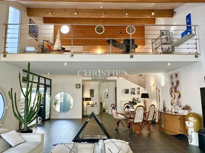 Image No.2-4 Bed House for sale