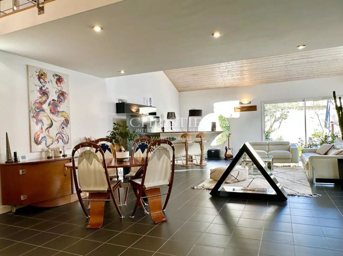 Image No.3-4 Bed House for sale