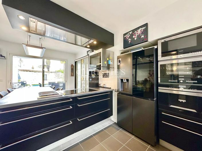 Image No.7-4 Bed House for sale