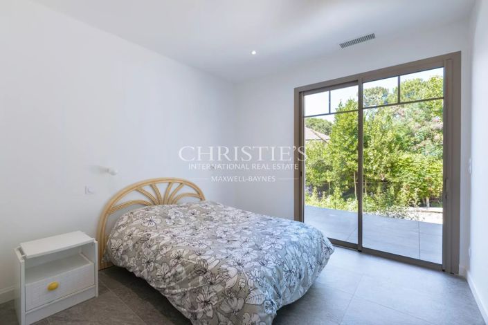Image No.12-4 Bed House for sale
