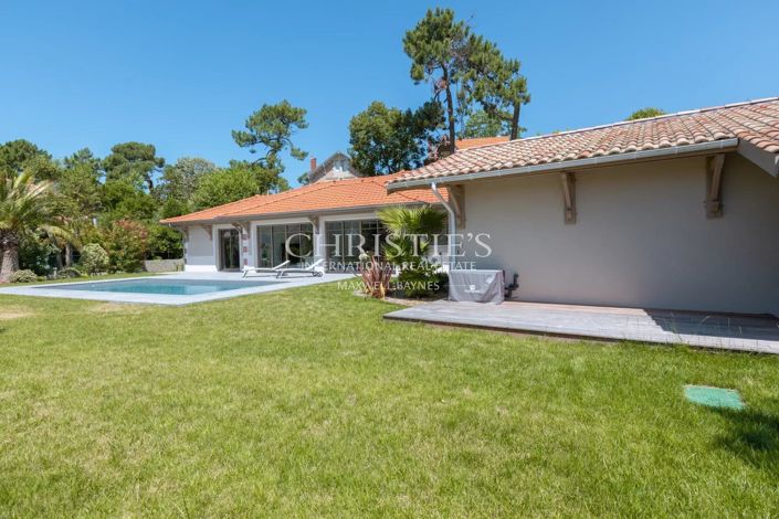 Image No.2-4 Bed House for sale