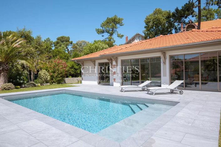 Image No.8-4 Bed House for sale