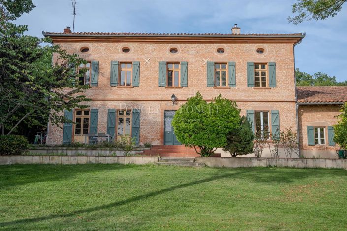 Image No.2-18 Bed House for sale