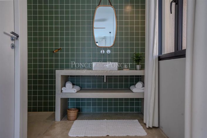 Image No.20-18 Bed House for sale