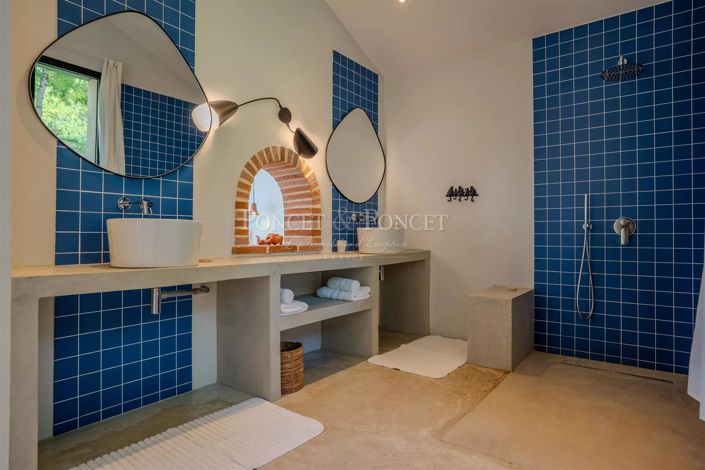 Image No.26-18 Bed House for sale