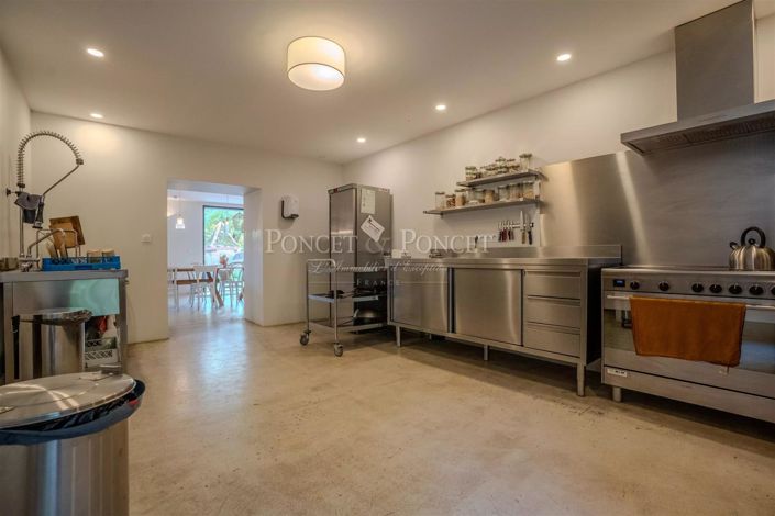 Image No.31-18 Bed House for sale