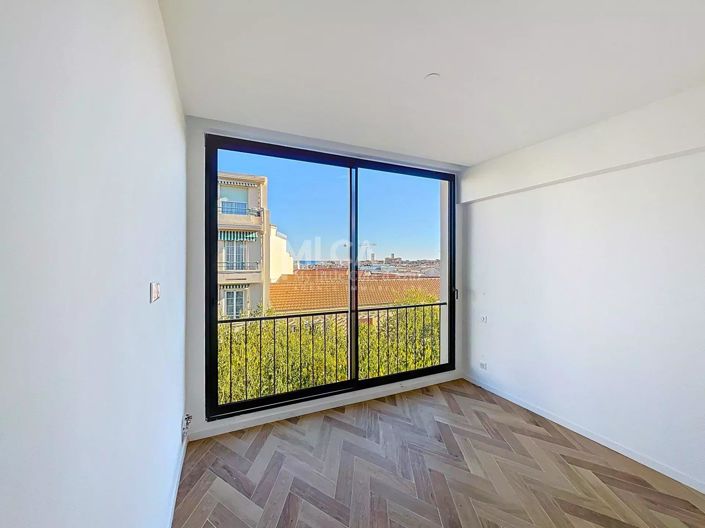 Image No.7-3 Bed Apartment for sale