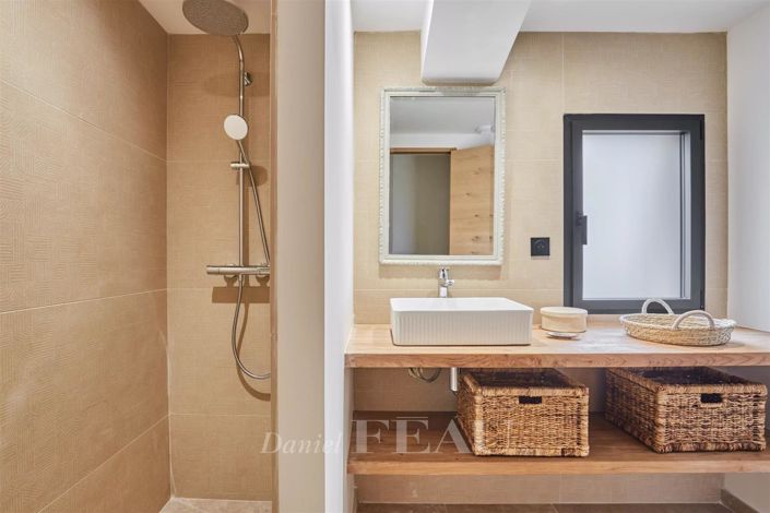 Image No.16-4 Bed House for sale