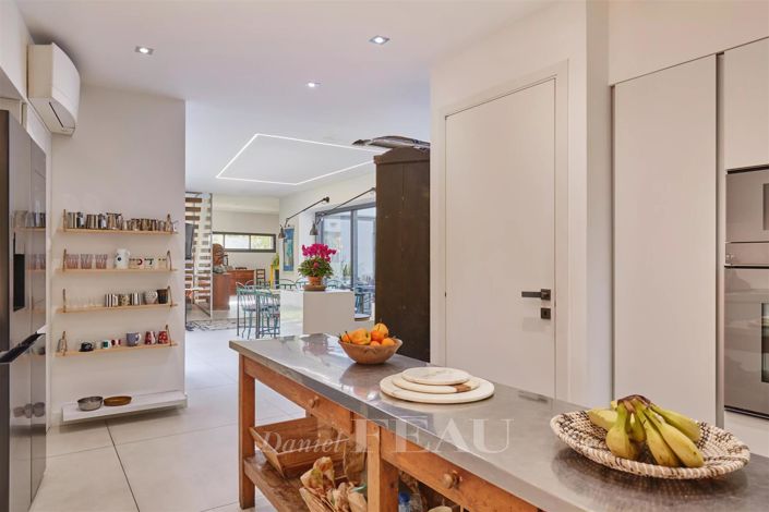 Image No.16-4 Bed House for sale