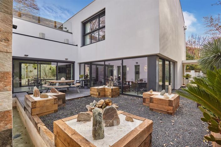 Image No.2-4 Bed House for sale