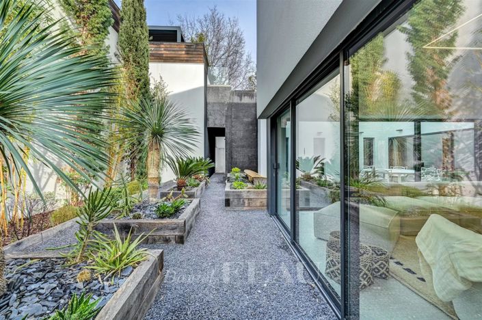 Image No.3-4 Bed House for sale