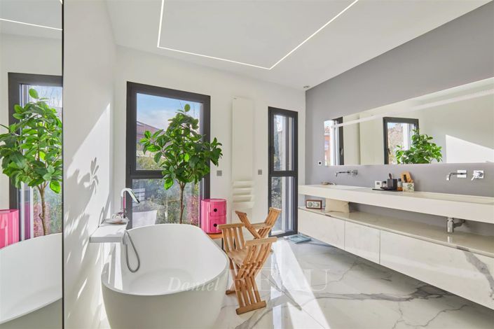 Image No.40-4 Bed House for sale