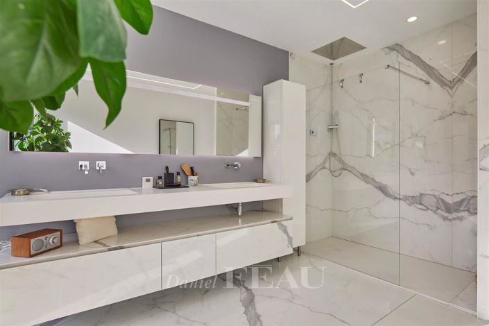 Image No.42-4 Bed House for sale