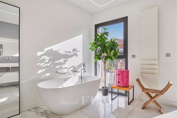 Image No.43-4 Bed House for sale