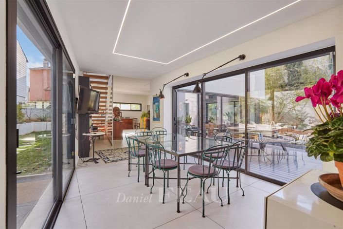 Image No.6-4 Bed House for sale