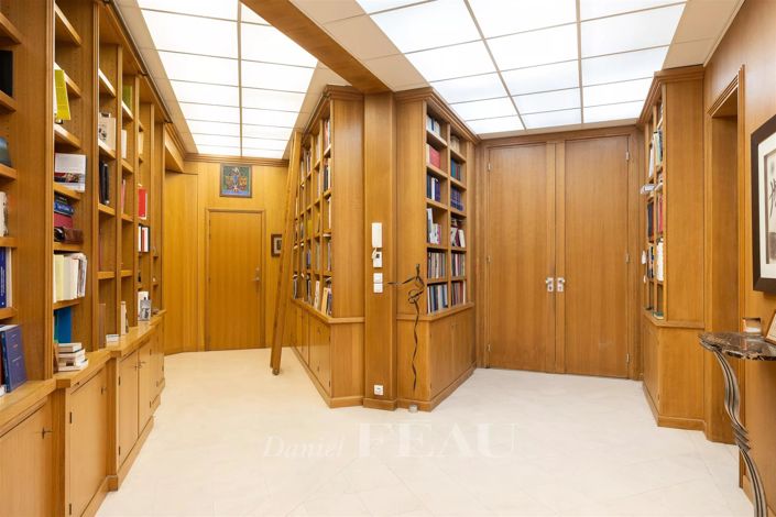 Image No.10-3 Bed Apartment for sale