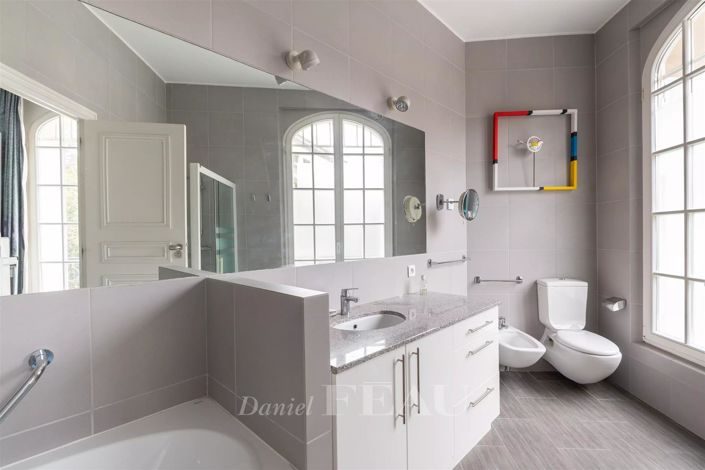 Image No.17-3 Bed Apartment for sale