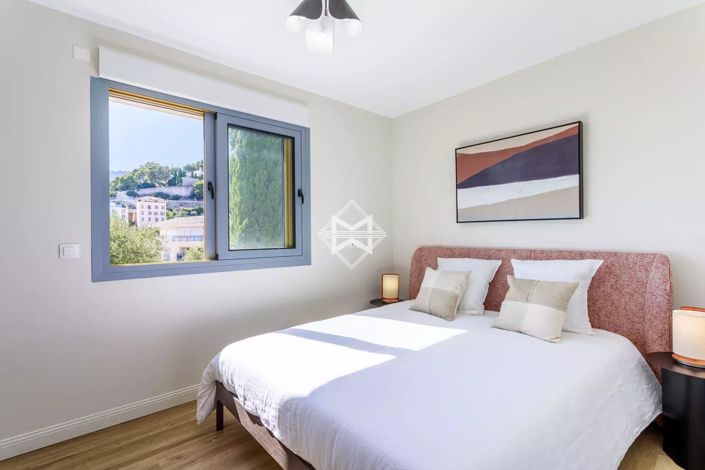 Image No.17-4 Bed Apartment for sale