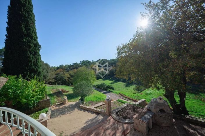 Image No.18-4 Bed House for sale