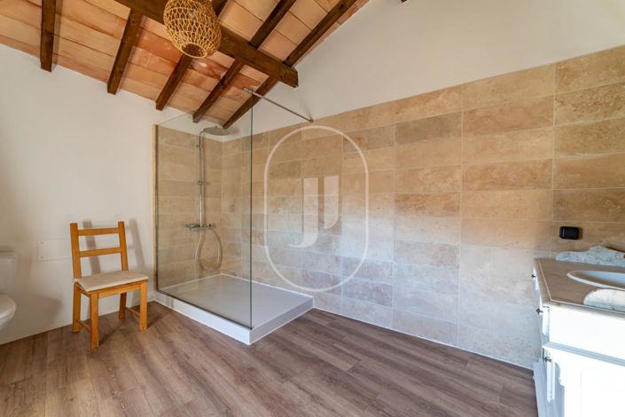 Image No.10-6 Bed House for sale