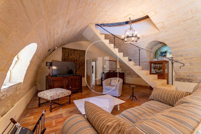 Image No.5-6 Bed House for sale