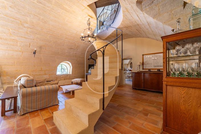 Image No.6-6 Bed House for sale