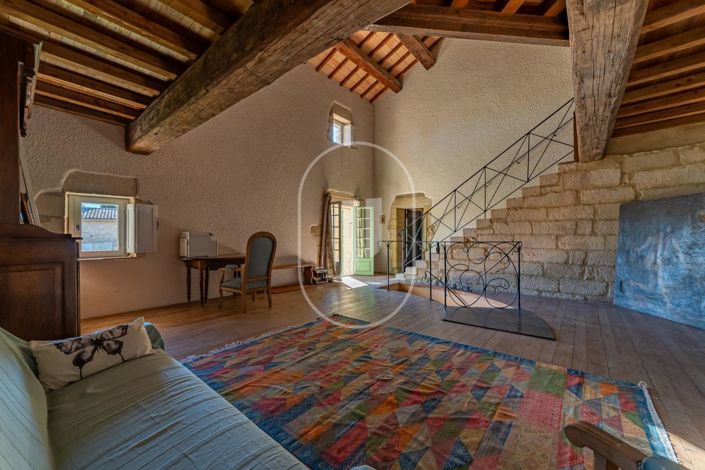 Image No.8-6 Bed House for sale