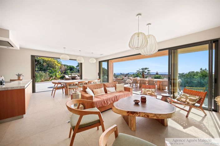 Image No.5-6 Bed House for sale