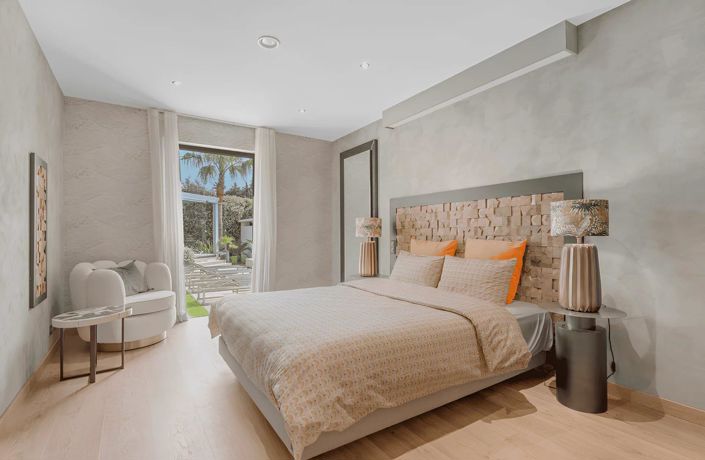 Image No.25-4 Bed House for sale