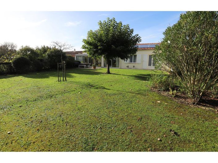 Image No.1-4 Bed House for sale