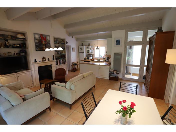 Image No.17-4 Bed House for sale