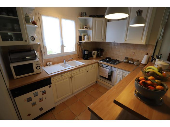 Image No.18-4 Bed House for sale