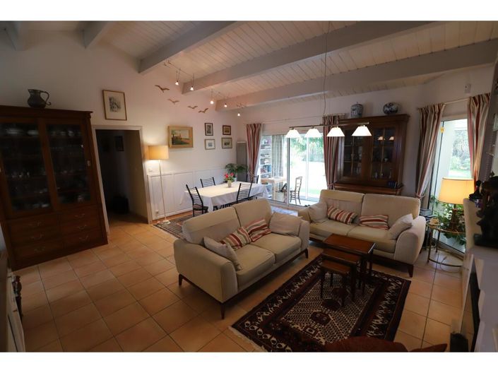 Image No.21-4 Bed House for sale