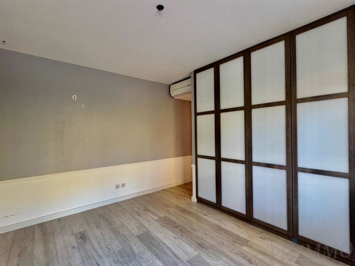 Image No.13-2 Bed House for sale