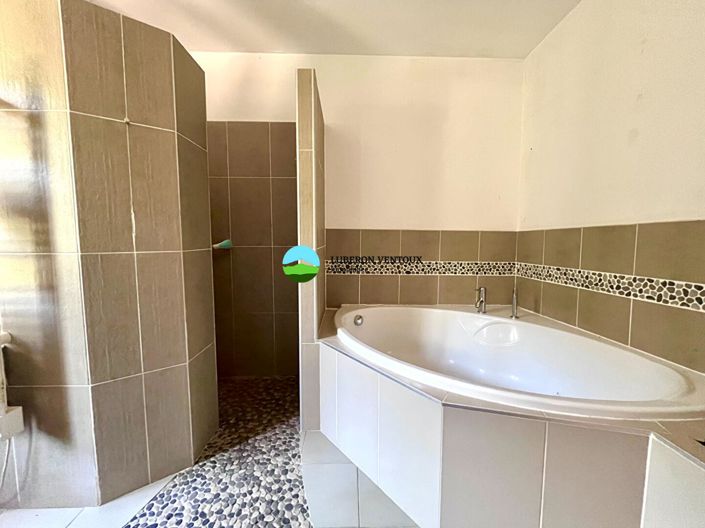 Image No.8-3 Bed House for sale