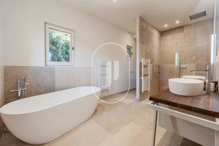 Image No.13-5 Bed House for sale