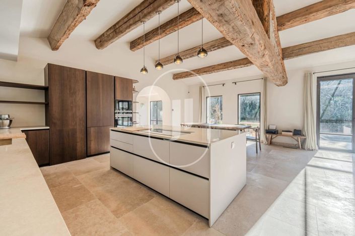 Image No.6-5 Bed House for sale