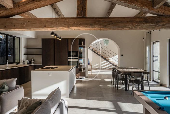 Image No.9-5 Bed House for sale