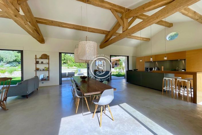 Image No.8-7 Bed House for sale