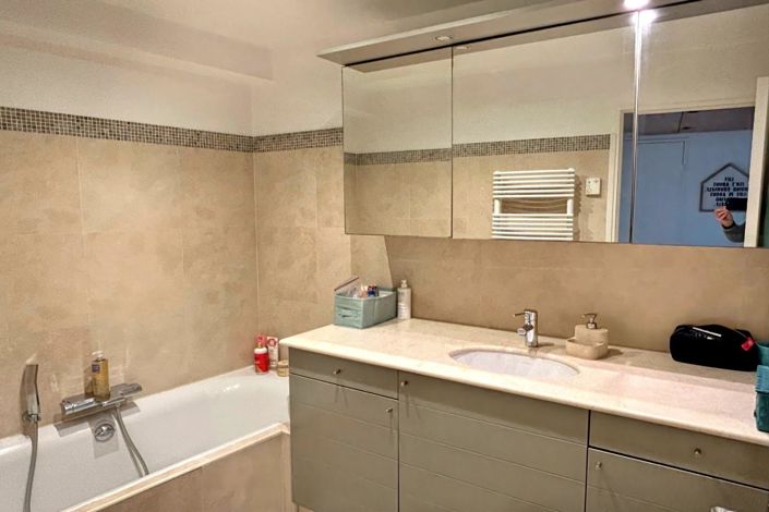 Image No.11-3 Bed Apartment for sale