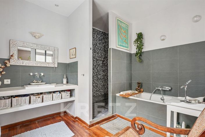 Image No.9-4 Bed House for sale