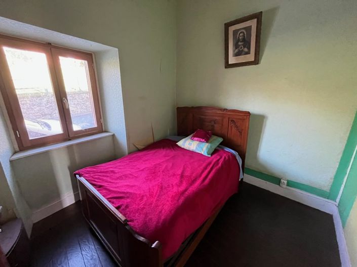 Image No.2-4 Bed House for sale