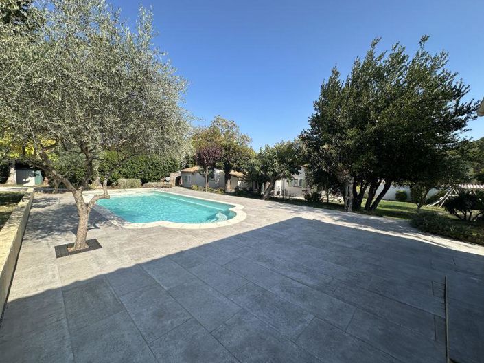 Image No.1-3 Bed House for sale