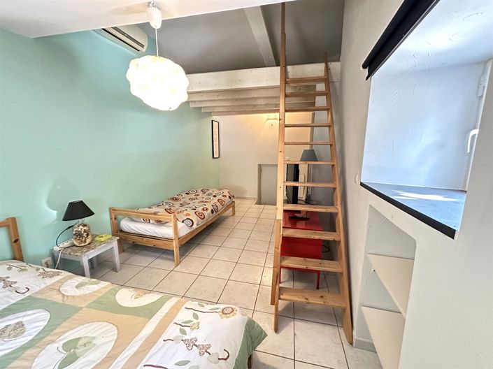 Image No.10-3 Bed House for sale