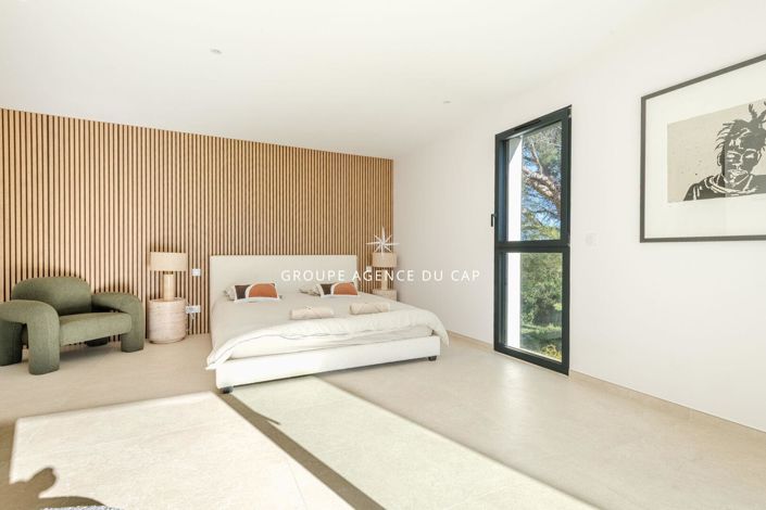 Image No.13-4 Bed House for sale